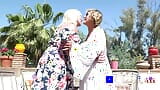 AuntJudysXXX - Melody et Molly, MILF matures à forte poitrine, se font coquines sous le chaud soleil d’été snapshot 1