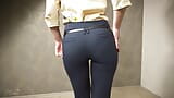 Une Asiatique au cul parfait dans un pantalon de travail moulant taquine la ligne de culotte visible snapshot 9