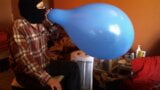 Blow jack cum pop gros ballon bleu - rétro - balloonbanger snapshot 12
