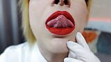 Trailer "enfermera caliente con jugosos labios rojos" snapshot 5