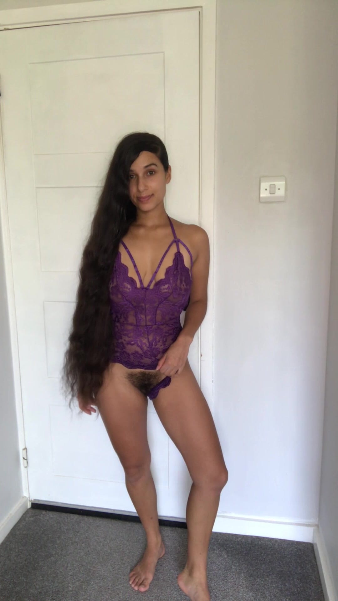 Impresionante chica punjabi de 18 años con arbusto