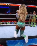 Wwe - 레슬매니아 37에 입장하는 carmella와 billie kay snapshot 6