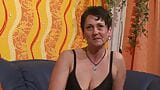 Sexy milf vengono filmate mentre si masturbano da sole - 2 snapshot 5