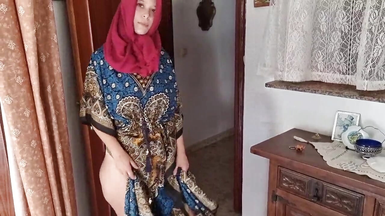 Big ass Muslim fucked in Spain