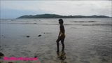 Hd tailandês adolescente praia dia ao ar livre dando garganta profunda snapshot 6