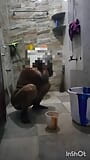 Partea 2 - servitoare de casă făcând baie în fața proprietarului snapshot 1