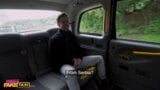 Female Fake Taxi Sofia Lee использует свои гигантские сиськи, чтобы проверить силу воли пассажира snapshot 2