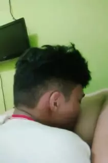 Ota va qizi ishtirokidagi guruh pornosi