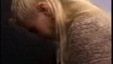 Blond tik knullas bakom disken snapshot 10