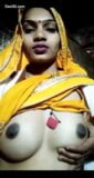 Desi bhabhi în flăcări snapshot 3