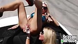 Sexo lésbico al aire libre con Brittany Andrews y Victoria Zdrok snapshot 16