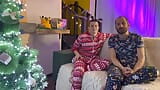 Kerstneukpartij met stiefvader op vakantie onder de boom - 443 snapshot 7