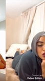 Schlampe in einem Hijab mit einem dicken Arsch snapshot 3