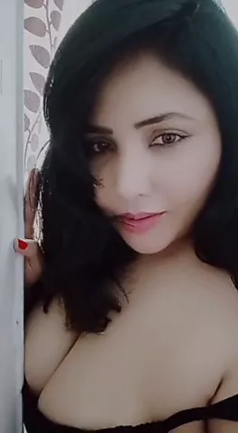 Cleavage Teasing