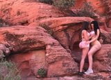 rahyndee e lana rhoades Lesbiando Mountainのアトリエ snapshot 2