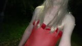 Sissy Nicci aus Bristol im Freien snapshot 10