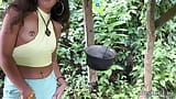 A menina se perdeu na selva e encontrou um selvagem que a fodeu snapshot 4