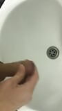 Joven twink - paja rápida y semen en el baño snapshot 3