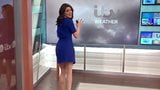 Laura tobin skakar röven på live -tv snapshot 3