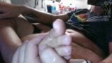 Zelf footjob leidt tot enorme cumshot snapshot 16