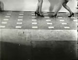 ベティ・ページ、1950年代のフェチのスタッグ映画とピンアップする美女 snapshot 1
