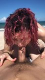 Застукали за сосанием хуя на общественном пляже snapshot 5