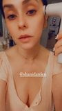 Jennifer Love Hewitt Cleavage Selfie, 9. Dezember 2020 snapshot 2