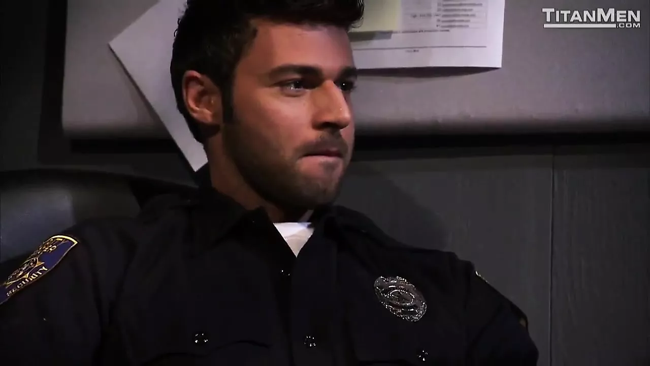 Yigit gozal qoshnisini sikdi