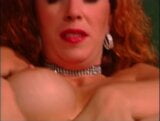Krullende en rondborstige vrouw speelt met de dildo! (de onvergetelijke porno -emoties geremasterd in HD) snapshot 6