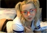 Lexi Belle общается перед вебкамерой snapshot 4