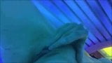 Masturbation dans une cabine UV snapshot 8