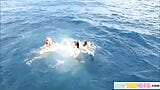 Brookeskype - лесбиянка целует обнаженную лодку в отпуске snapshot 13
