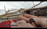 공공 해변에서 내 자지를 손으로 애무하는 여친 snapshot 2