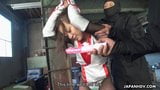 Ninjas torturam a pobre garota com um brinquedo sexual e provocam o dedo snapshot 10