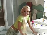 Sexy estrela pornô húngara Nikky Blond faz sexo snapshot 2