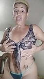 MILF CACHONDA SE MASTURBA EN VIDEOLLAMADA PARA SU HIJASTRO snapshot 1