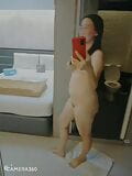 Geil heet sexy Aziatisch meisje doet naaktshow met poesje, kont en tieten en masturbeert 6 snapshot 8