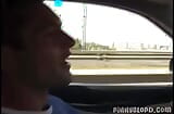 Les stars du porno Nikky Blonde et son copain Renato baisent dans une voiture snapshot 1