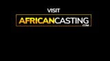 Una bomba africana dalla pelle scura al casting facciale interrazziale snapshot 3