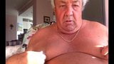 Spettacolo del nonno in webcam snapshot 14