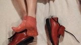 Maresa piedi puzzolenti, scarpe rosse snapshot 4