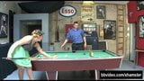 Une MILF allemande à forte poitrine baise sur une table de billard snapshot 1