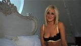 Britse glamourgodin Amy Green gaat naakt in bed! snapshot 7