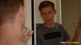 Nextdoortwink Teen-Jungs haben Make-up-Sex ohne Gummi snapshot 2