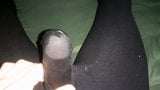 Pré-éjaculation dans une chaussette en nylon haute élasthanne snapshot 8