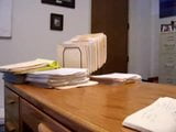 Sekreter becerdin üzerinde ofis masası snapshot 8