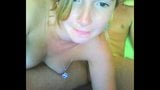 Webcam, une adolescente mignonne baise snapshot 5