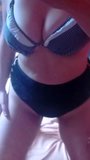 Essayage de bikinis version video snapshot 11