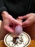 Helado con chispas y semen snapshot 2