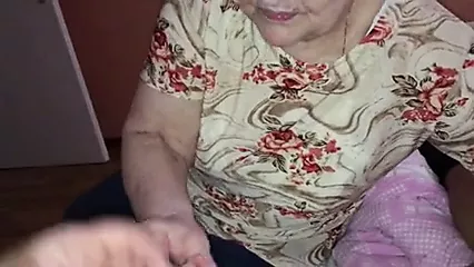 Granny 83 years old handjob IV